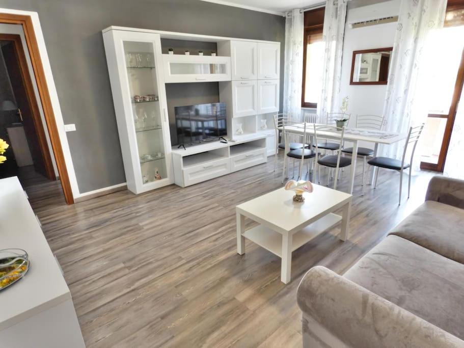 Welcome House Desenzano Center Apartment Desenzano del Garda Exterior foto